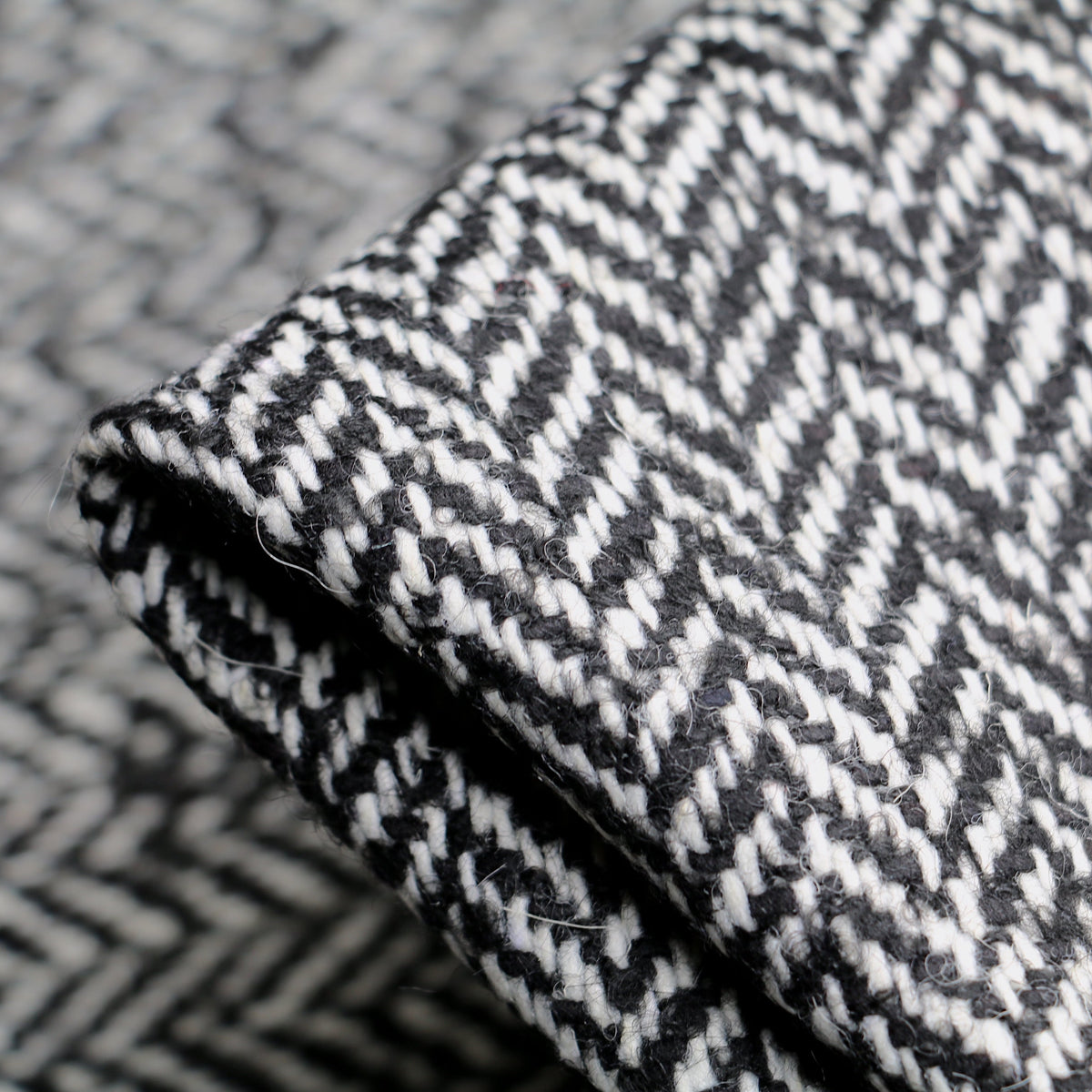 お決まり品Zebra Herringbone イタリア製麻ブランケット お決まり品Zebra Herringbone イタリア製麻ブランケット