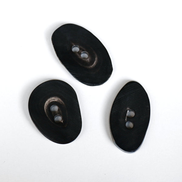 Horn Oval Button - 30mm