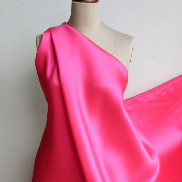 Mikado Vivid Pink