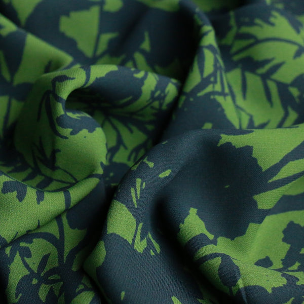 Last Chance of Oasis Verde Viscose - Border Print