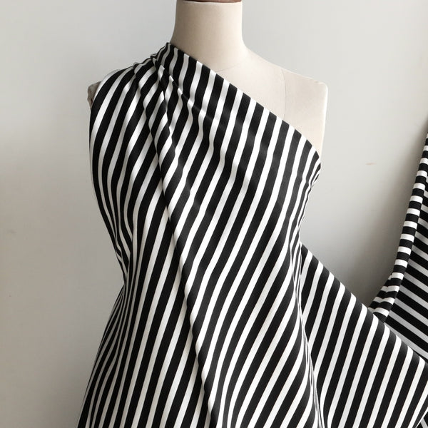 Shikku Stripe Black/White
