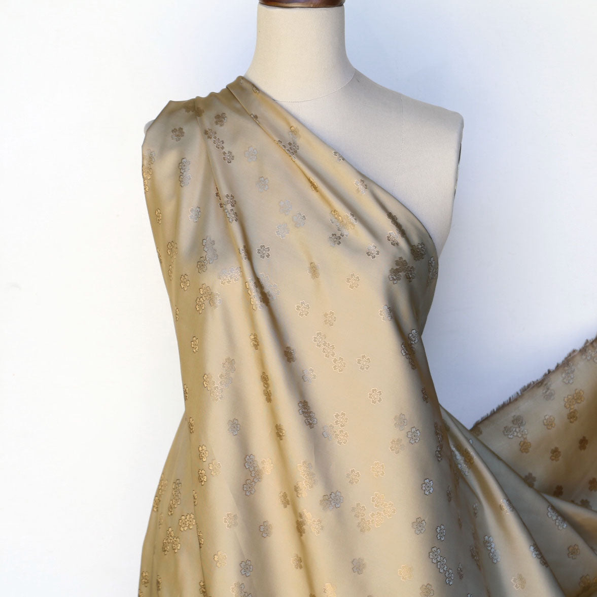 Fancy Lin Lin Gold Floral - Fancy Lining