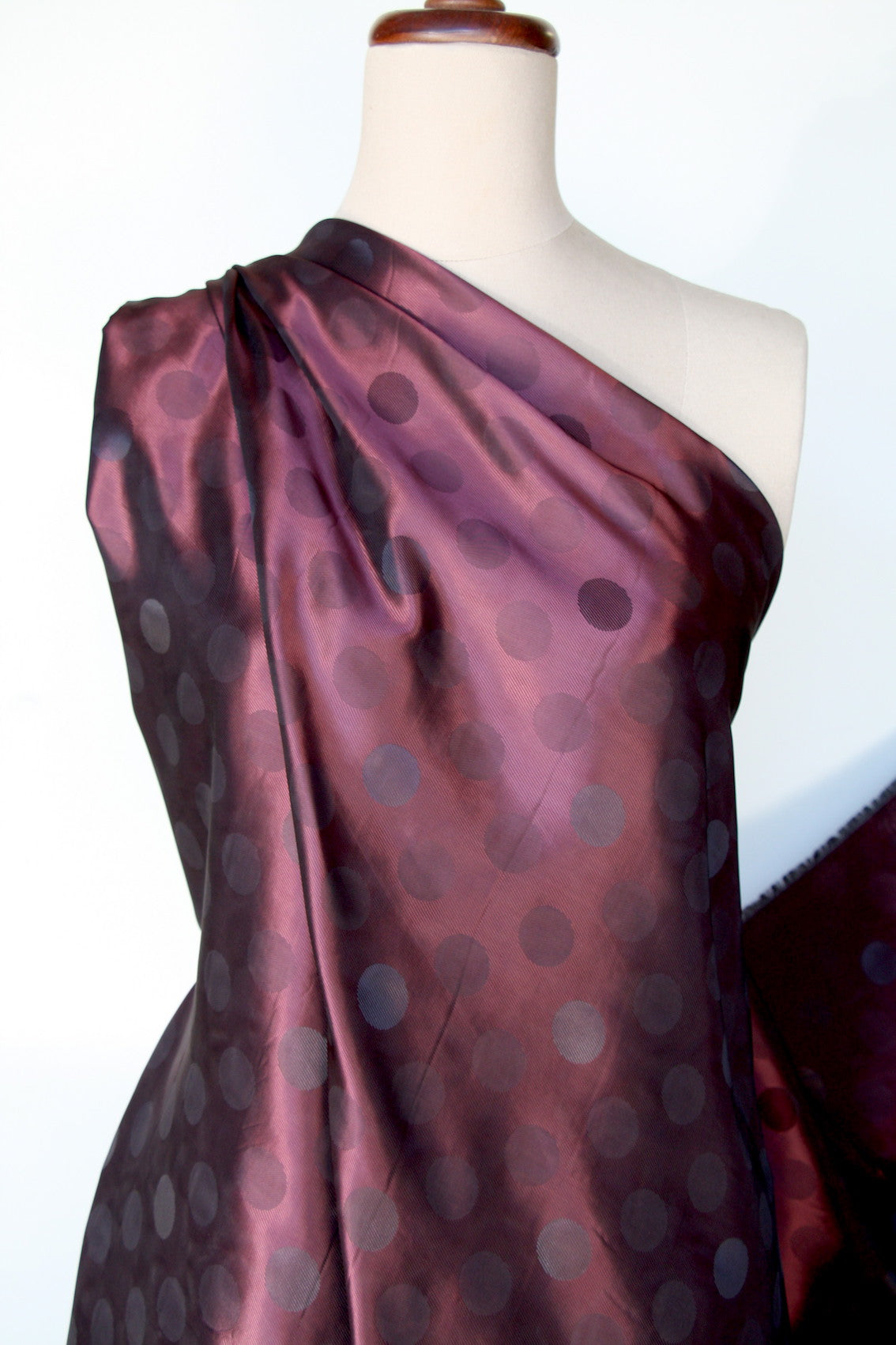 Globe Red - Fancy Lining (147cm wide)