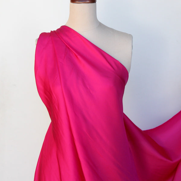 Fuchsia Rayon Lining (137cm wide)