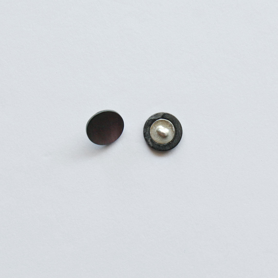 Grey outlet shank buttons
